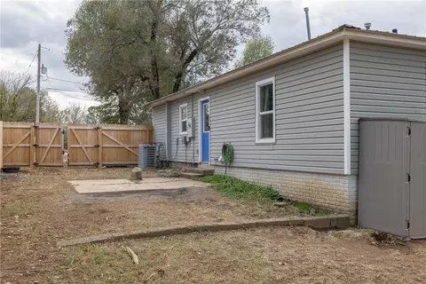 Exterior - 106 E Bailey Ave, Springdale, AR 72764 photo 10 of 18