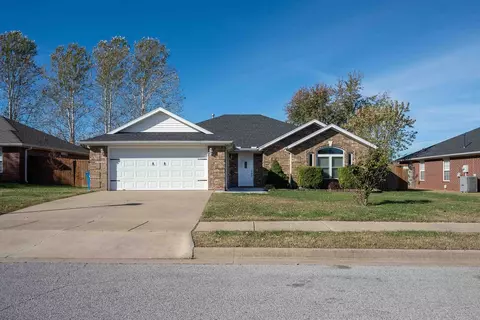 1906 SW Marquette Rd, Bentonville, AR 72712