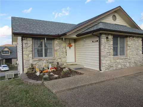 5 Ironwood Ln, Holiday Island, AR 72631