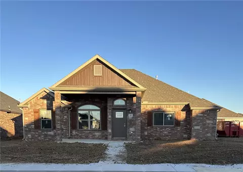 232 S Harrogate Ln, Fayetteville, AR 72704