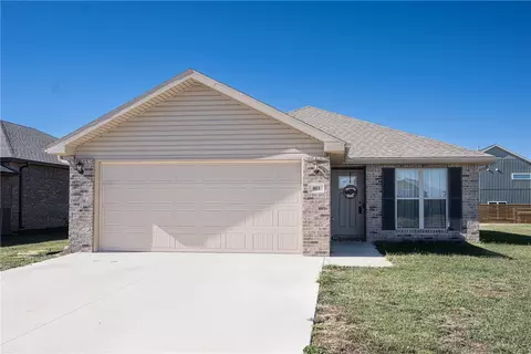 801 Robinson St, Pea Ridge, AR 72751