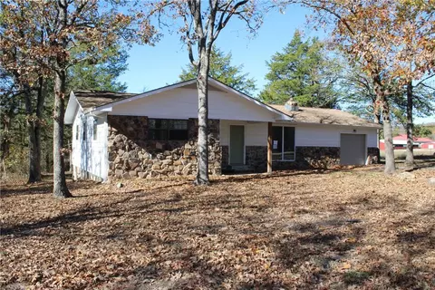 305 Cedar St, Yellville, AR 72687