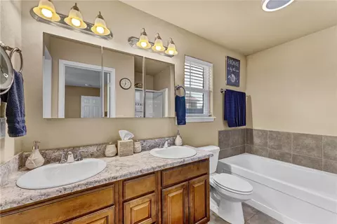 Bath - 1610 Forest Dr, Centerton, AR 72719 photo 1 of 5
