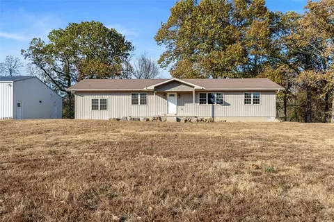 242 Pelican Ln, Green Forest, AR 72638