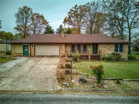 1808 Ashbriar Dr, Mountain Home, AR 72653