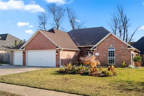 705 College Pl, Bentonville, AR 72712