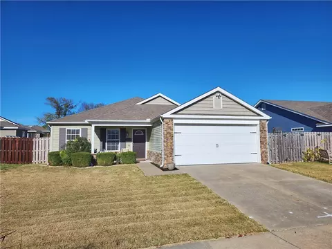 4532 W Serviceberry Dr, Fayetteville, AR 72704
