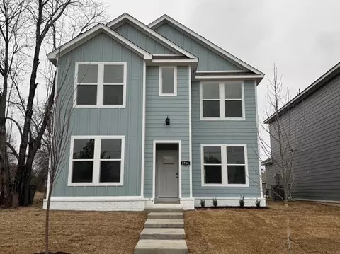2708 Hughmount Rd, Fayetteville, AR 72704