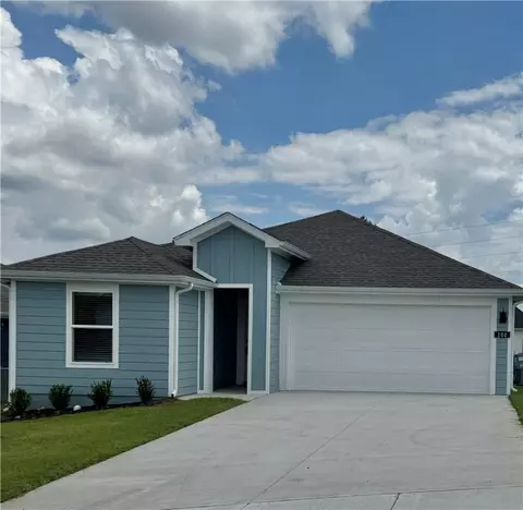 100 NW Granny Smith St, Highfill, AR 72734