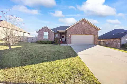 209 Cherokee St, Lowell, AR 72745