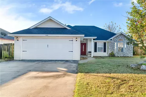 1409 Sunrise Cir, Siloam Springs, AR 72761