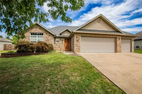29 Queensferry Dr, Bella Vista, AR 72715