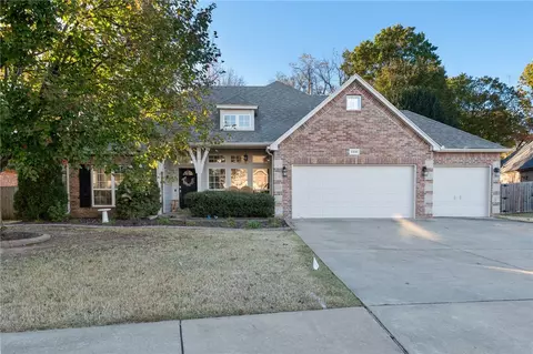 4400 Creek View St, Bentonville, AR 72712