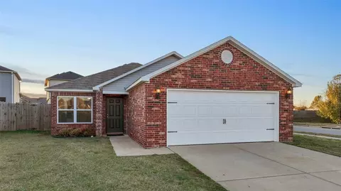 208 Glendale Ln, Rogers, AR 72758