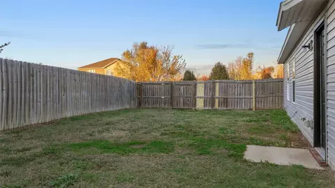 Exterior - 208 Glendale Ln, Rogers, AR 72758 photo 7 of 8