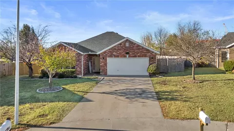 3444 Grainger Cir, Springdale, AR 72764