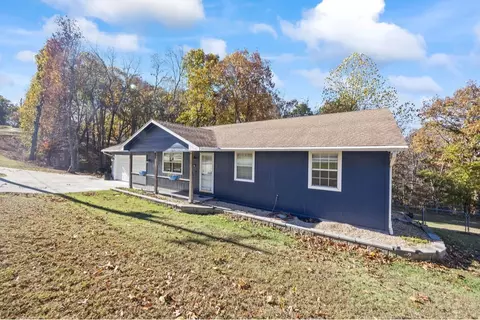 9095 Grimes Dr, Rogers, AR 72756