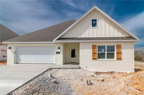 4995 N Delta Ave, Fayetteville, AR 72764