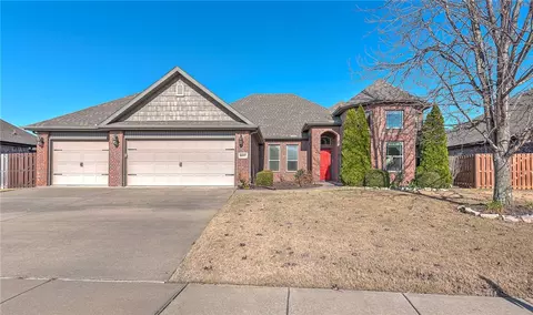 6007 West Dr, Rogers, AR 72758