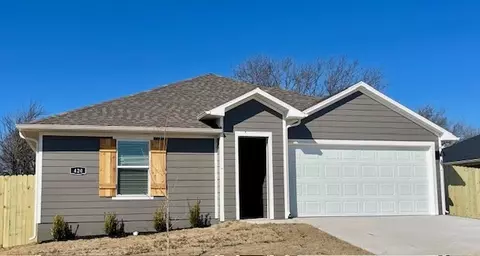 420 Riggs St, Prairie Grove, AR 72753