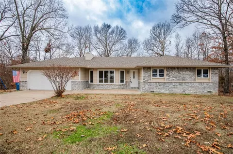 1 Selkirk Dr, Bella Vista, AR 72715