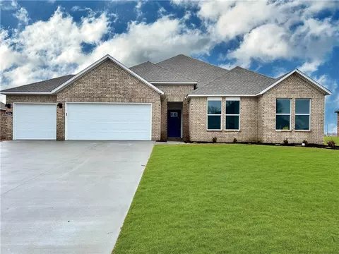 204 N Kit Kat Ct, Siloam Springs, AR 72761