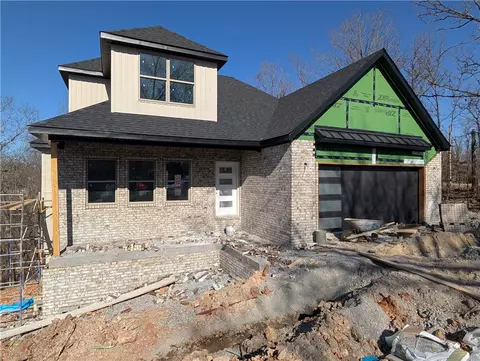 2 Faye Ln, Bella Vista, AR 72714