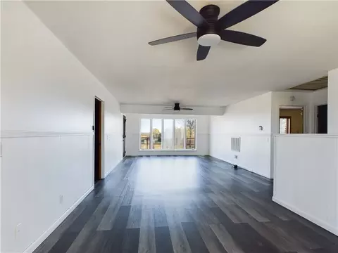 Living - 12500 Highway 62 E, Harrison, AR 72601 photo 1 of 2