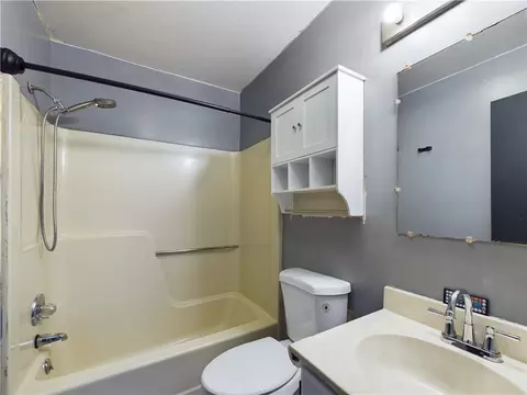 Bath - 12500 Highway 62 E, Harrison, AR 72601 photo 2 of 4