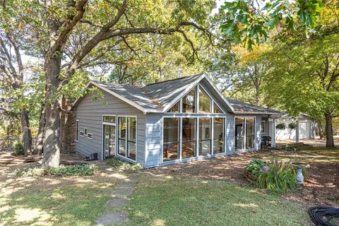 3861 N Sassafras Hill Rd, Fayetteville, AR 72703
