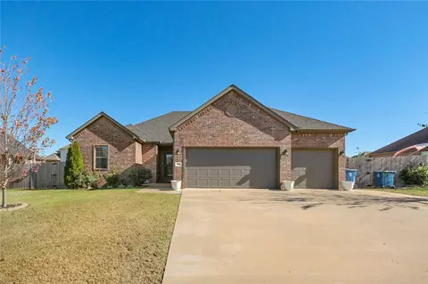 760 Douglas St, Pea Ridge, AR 72751