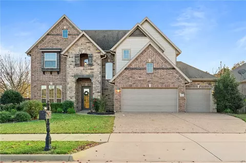 2357 W Cartier St, Fayetteville, AR 72704