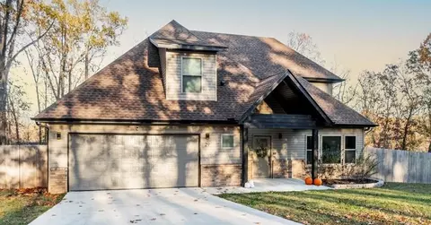 29 Selkirk Cir, Bella Vista, AR 72715