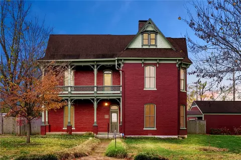 204 SE 3rd St, Bentonville, AR 72712