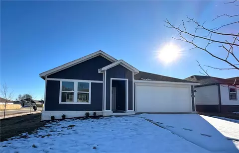 4427 W Glacier St, Fayetteville, AR 72704