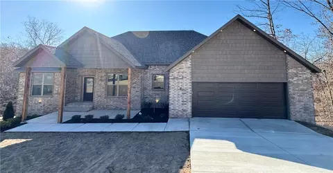 9 Kirkstile Ln, Bella Vista, AR 72715