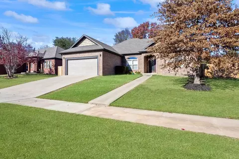 3132 W Ika Ln, Fayetteville, AR 72704
