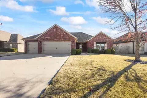 2401 SW Elington St, Bentonville, AR 72712