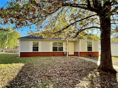 5677 W Fountain St, Fayetteville, AR 72704