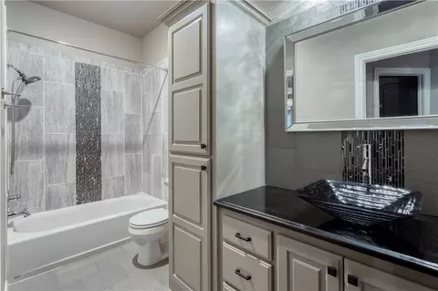 Bath - 8415 Reata, Fort Smith, AR 72916 photo 5 of 7
