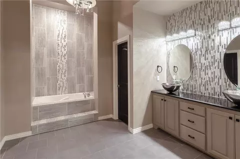 Bath - 8415 Reata, Fort Smith, AR 72916 photo 1 of 7