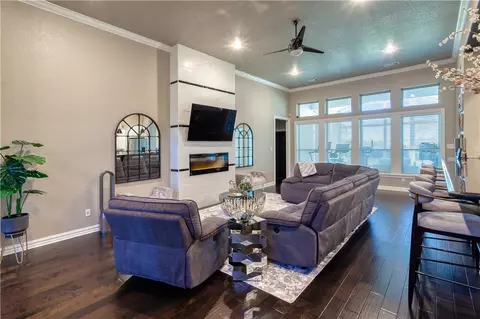 Living - 8415 Reata, Fort Smith, AR 72916 photo 7 of 10