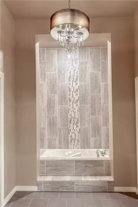 Bath - 8415 Reata, Fort Smith, AR 72916 photo 3 of 7