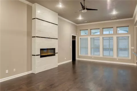 Living - 8415 Reata, Fort Smith, AR 72916 photo 2 of 10