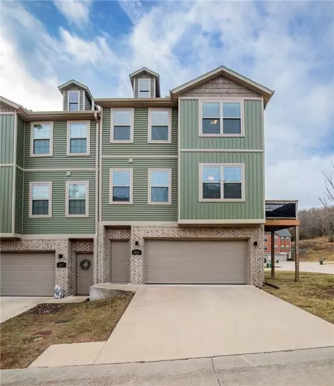 2823 W Blackstone Xing, Fayetteville, AR 72704