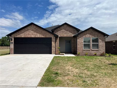 819 Heeler Ave, Lowell, AR 72745