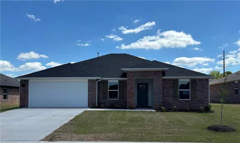 816 Heeler Ave, Lowell, AR 72745