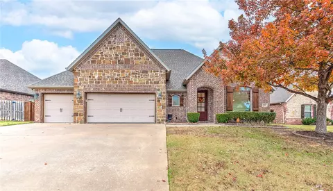 6404 S 35th St, Rogers, AR 72758