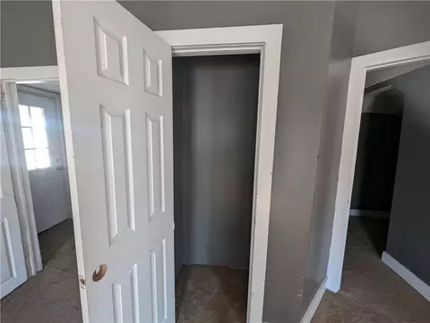 Entry Way - 401 S Cherry St, Harrison, AR 72601 photo 3 of 3
