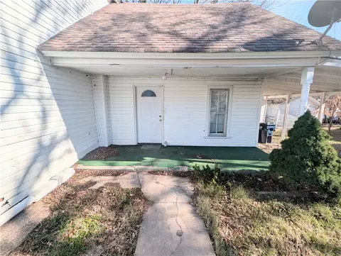 Exterior - 401 S Cherry St, Harrison, AR 72601 photo 3 of 3